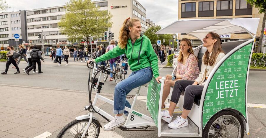 Münster: Private Guided Rickshaw City Tour - Sculptures and open views around Aasee