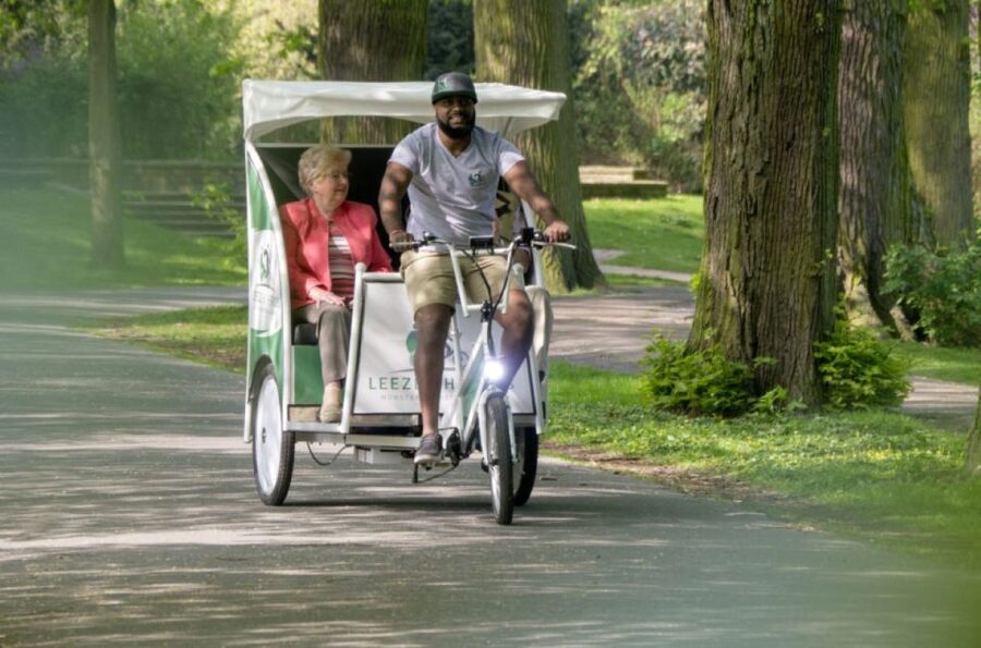 Münster: Private Guided Rickshaw City Tour - Choosing between 30 minutes and 1.5 hours
