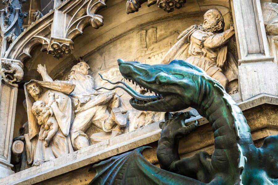 Mystic Munich - Sagas and Legends of the Old Town - Starting at the Old Town Hall and Marienplatz