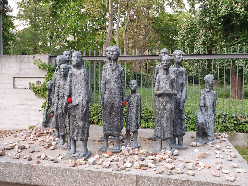 Nazi Berlin and the Jewish Community Tour - Entering Berlin’s old Jewish quarter