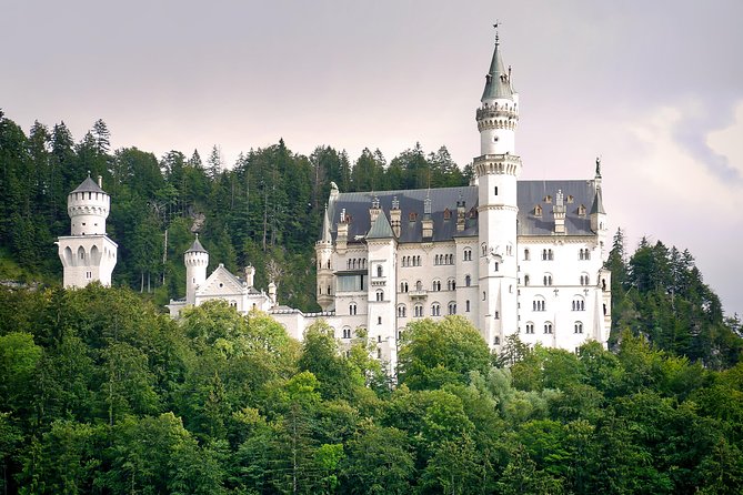 Neuschwanstein Castle and Linderhof Palace Day Trip from Munich - The guide can make or break the road time