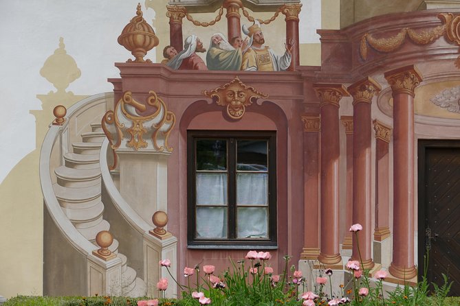Neuschwanstein Castle and Linderhof Palace Day Trip from Munich - Linderhof Palace: small scale, big decoration