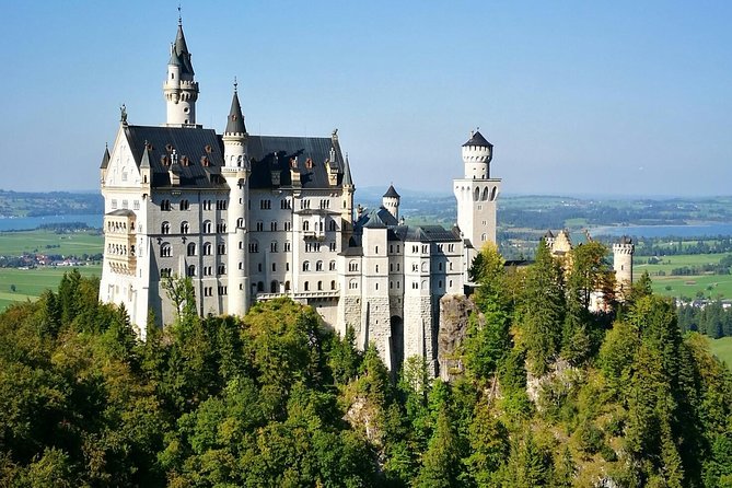 Neuschwanstein Castle by Bus Incl. Bike Ride or Hohenschwangau - Leaving Isartor for the Bavarian countryside