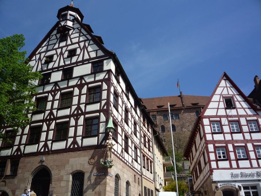 Nuremberg 2-Hour Old Town Highlights Walking Tour in English - Hauptmarkt and the Beautiful Fountain