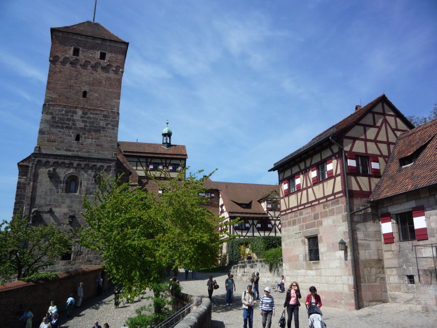 Nuremberg 2-Hour Old Town Highlights Walking Tour in English - Old City Hall and St. Sebaldus Church