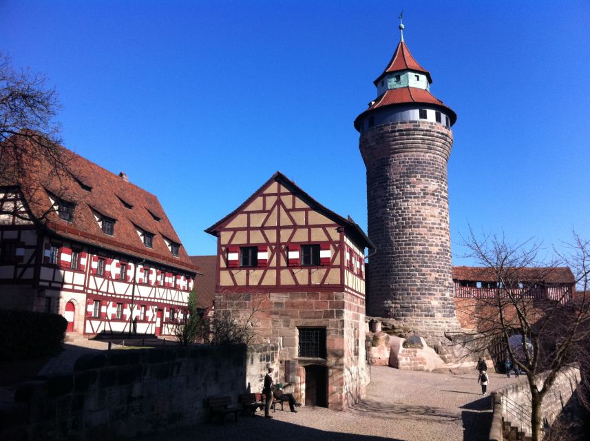 Nuremberg 2-Hour Old Town Highlights Walking Tour in English - Imperial Castle courtyards above the old town