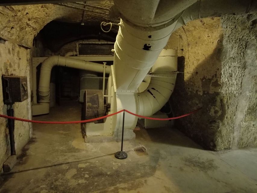 Nuremberg: Historischer Kunstbunker WWII Art Bunker Tour - How the art survived the air raids