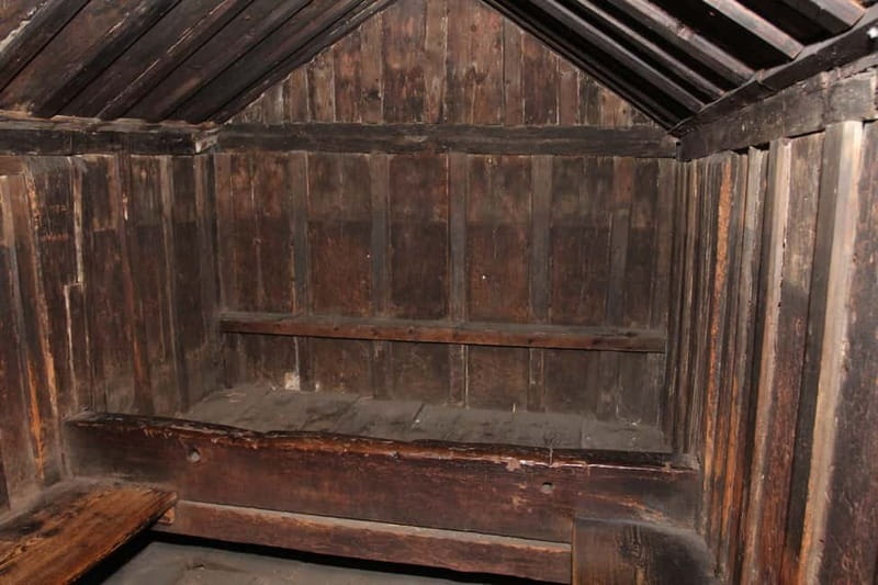 Nuremberg: Medieval Dungeons Guided Tour - The torture chamber and medieval justice
