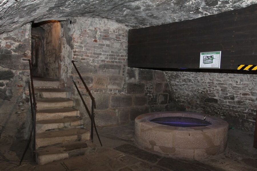 Nuremberg: Medieval Dungeons Guided Tour - How the guides shape the experience
