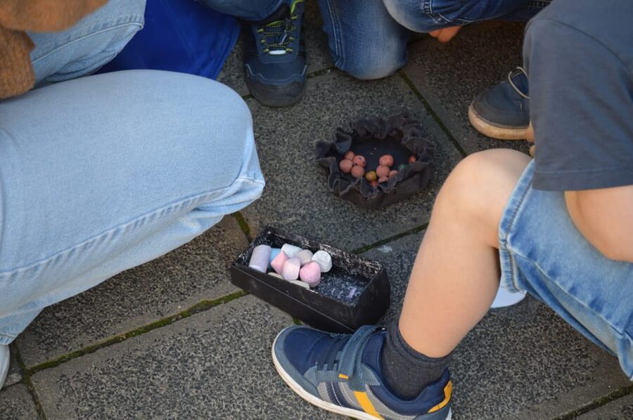 Nuremberg: Medieval Time Travel for Kids - Fleischhauerbrunnen and the work behind medieval food