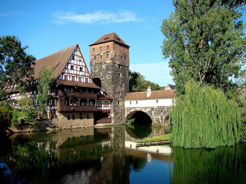 Nuremberg: Private Guided Walking Tour - Hauptmarkt, Frauenkirche, and the Beautiful Fountain