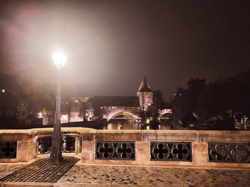 Nuremberg: The Old Town in Evening Light - IN GERMAN - Why the Fleischbrücke ox is the perfect opening