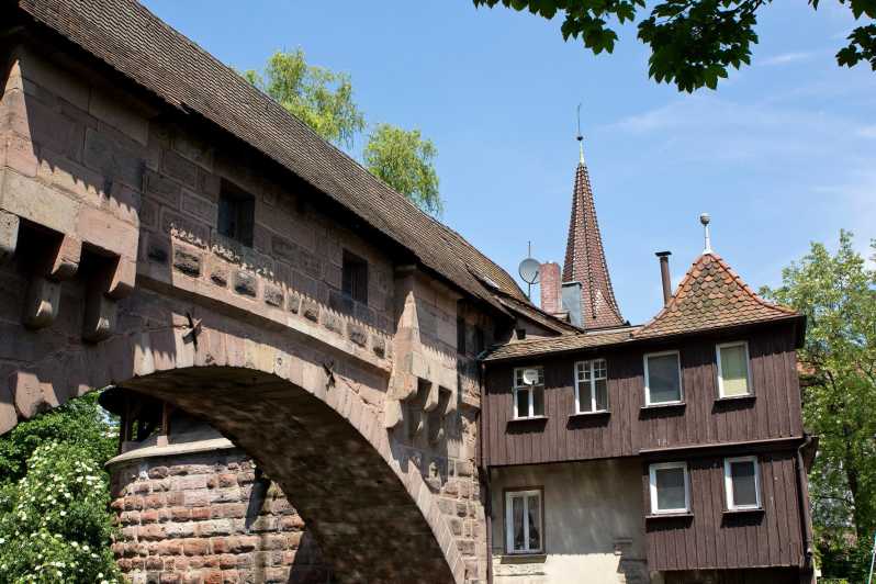 Nuremberg: The Old Town in Evening Light - IN GERMAN - The Hangman’s Bridge and the story of Master Franz