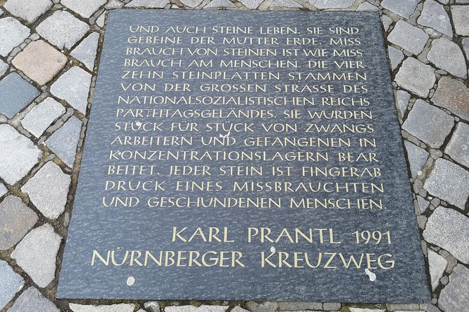 Nuremberg Third Reich Tour in Spanish - Katharinenkirche, war, liberation, and reconstruction