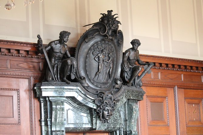 Nuremberg Third Reich Tour in Spanish - Starting at Frauenkirche and the 1349 pogrom