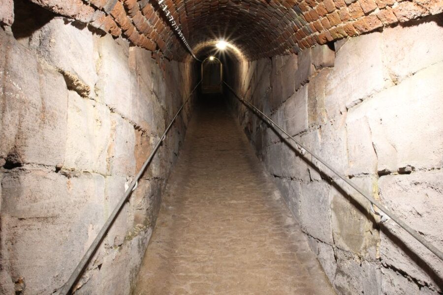 Nuremberg: Tunnels and Secret Passages in the City Wall Tour - What to bring and what to leave behind