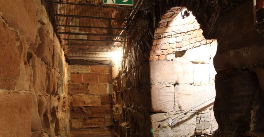 Nuremberg: Tunnels and Secret Passages in the City Wall Tour - Walking the sandstone walls like a castle defender