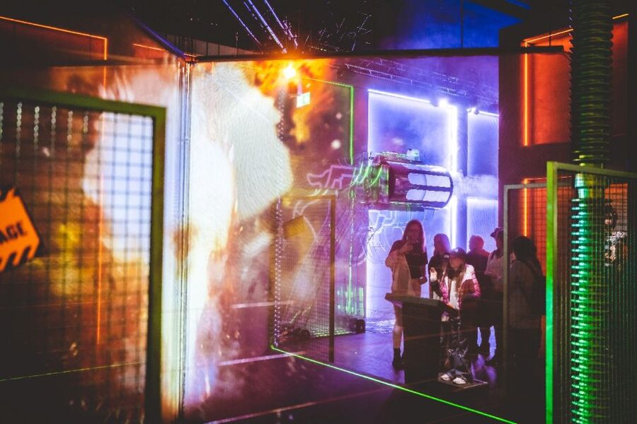 Oberhausen: HOUSE OF MAGIC - powered by Ehrlich Brothers - Flying, teleportation, and the unusual photo room