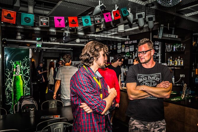 Original Pub Crawl Berlin - The Guide Makes or Breaks the Night
