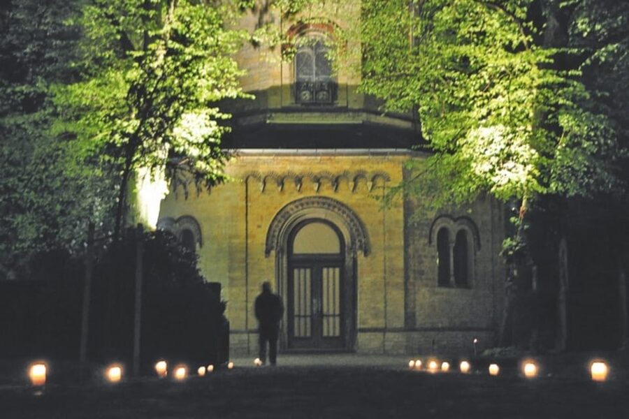 Osnabrück: "Gallows, graves & crooks" (adventure tour) - The cemetery chapel adds a quieter pause