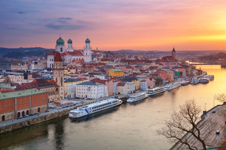 Passau: City Highlights Guided Walking Tour - The Inn River changes the pace