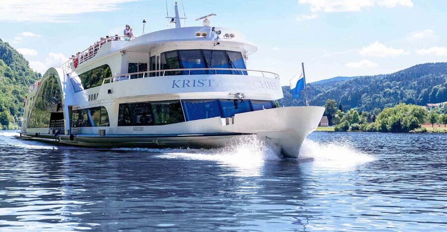 Passau: Crystal Ship Sightseeing Cruise - Timing, boarding, and comfort