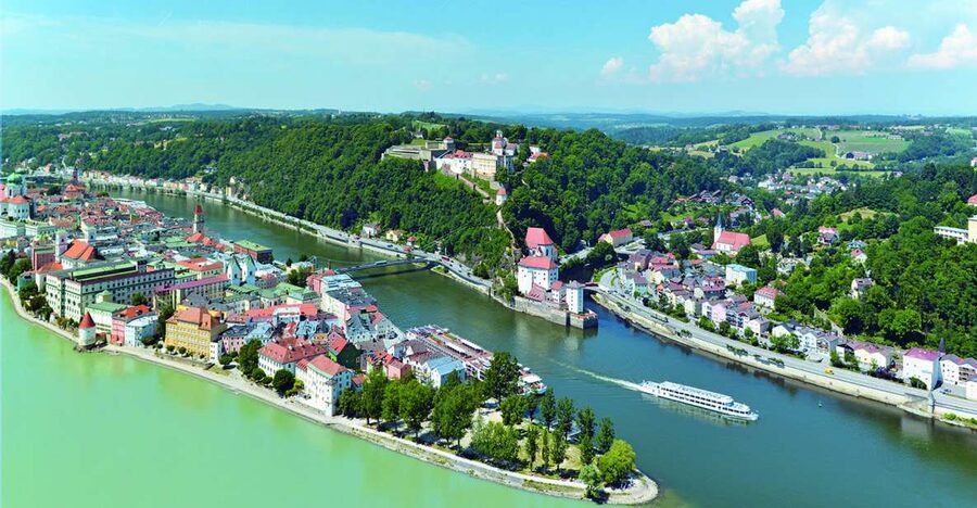 Passau: Floating City Highlights Tour on the Danube and Inn - Seeing the three-river confluence