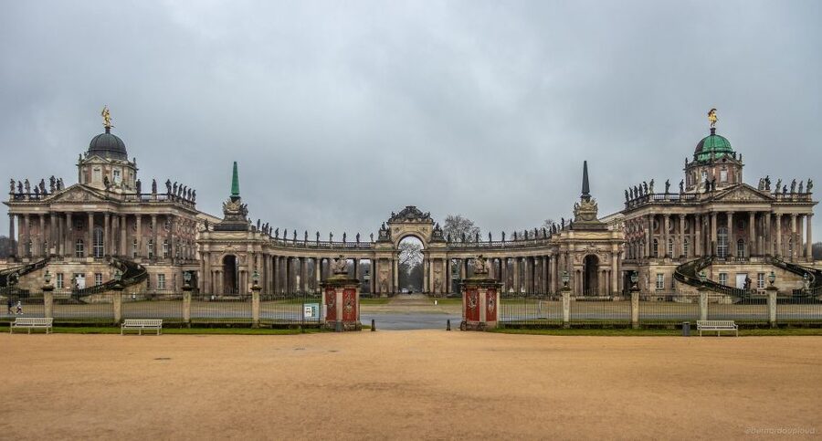 Potsdam: Jägervorstadt Outdoor Crime Mystery Tour - German language makes a real difference