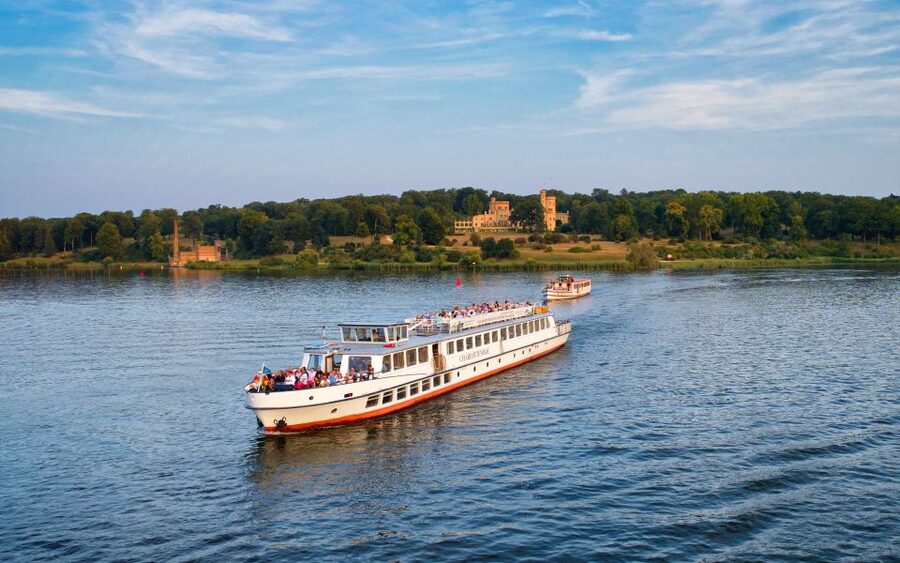 Potsdam: Palace Tour by Boat - Babelsberg Park, Flatow Tower, and the first royal views