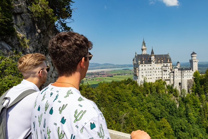 Premium Neuschwanstein Castle and Linderhof VIP Tour from Munich - Reaching Neuschwanstein Castle