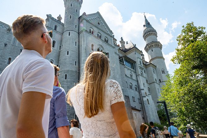 Premium Neuschwanstein Castle and Linderhof VIP Tour from Munich - Marienbrücke and the famous castle view