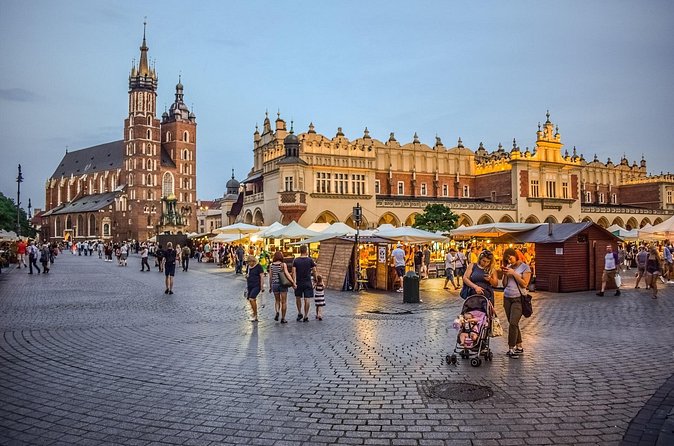 Private 3-Day Tour from Berlin to Krakow Auschwitz Poland - Who should book this three-day route?