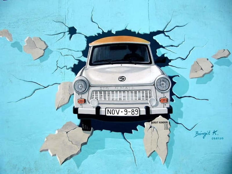 Private Alternative Berlin Tour -Murals, Graffiti and Squats - What the Private Format Adds