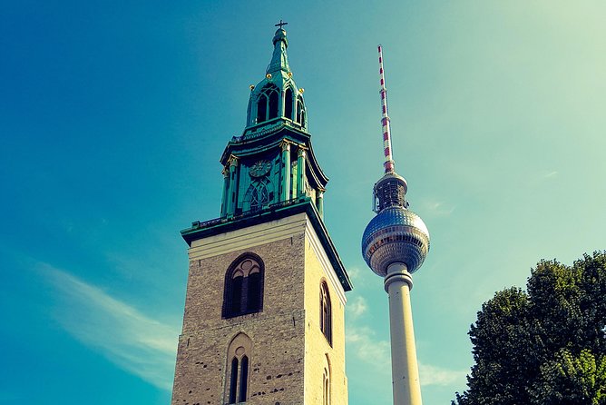 Private Berlin City Center Walking Tour - Neue Wache and the problem of remembrance