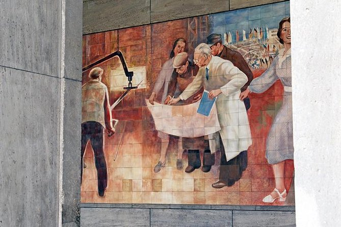 Private Berlin Custom Half-Day Tour with Private Driver and Guide - What the Guides Add to the Experience