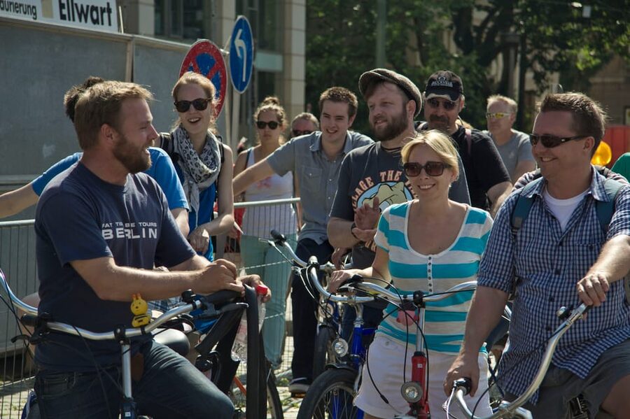 Private Berlin Street Food Bike Tour - Zionskirche and the climb above the streets