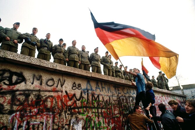 Private Berlin Walking Tour - Checkpoint Charlie and the limits of a famous symbol