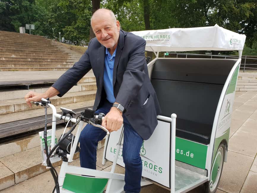 Private crime city tour by rickshaw including guide - Starting at Historic City Hall