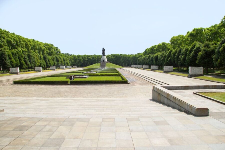 Private Highlights of Berlin Bike Tour - Who gets the most from this private tour