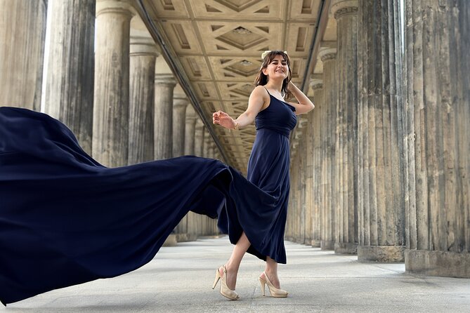 Private Personalized Photoshoot in Berlin - Kolonnadenhof for a different look