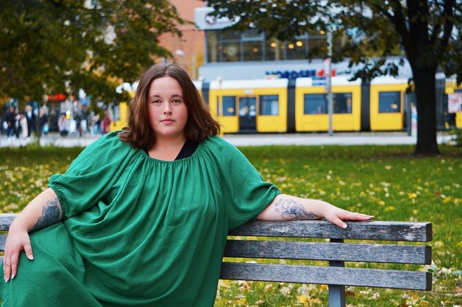 Private Photo Session in the Streets of Berlin - Brandenburg Gate and the Reichstag area