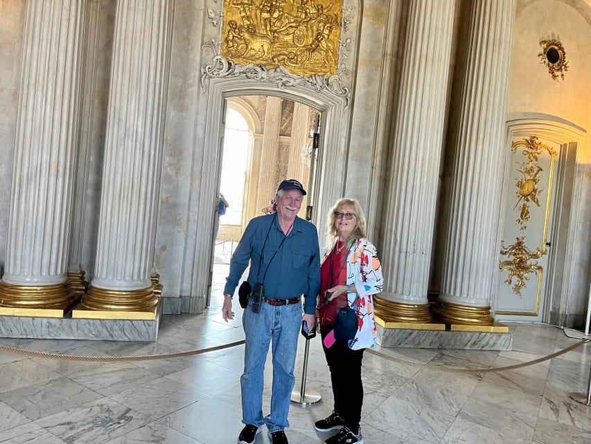Private Sightseeingtour im Taxi nach Potsdam und Sanssouci - Inside Sanssouci Palace, small rooms tell the real story