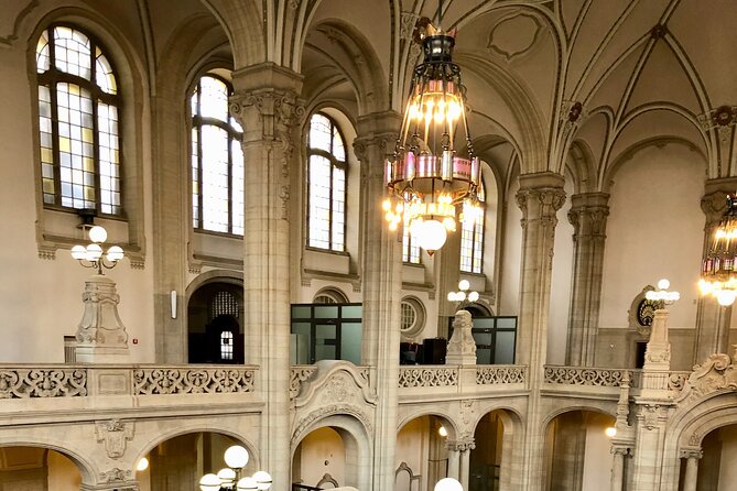 Private Taxi Tour City East & West History and Architecture 3-4h - The Reichstag and the modern government quarter