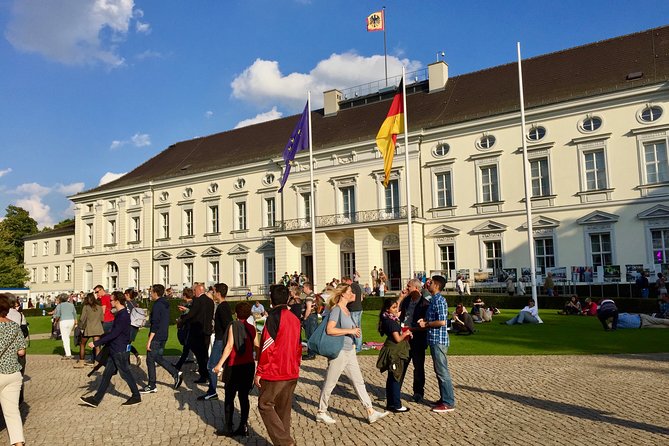 Private Taxi Tour City East & West History and Architecture 3-4h - Gendarmenmarkt, Humboldt Forum, and Alexanderplatz