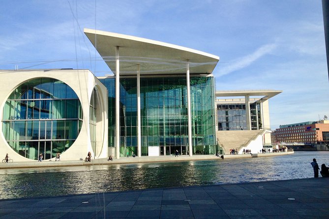 Private Taxi Tour of Berlin East and West and Neighbourhood approx. 4-6h - Ku’damm, KaDeWe, and modern Berlin culture
