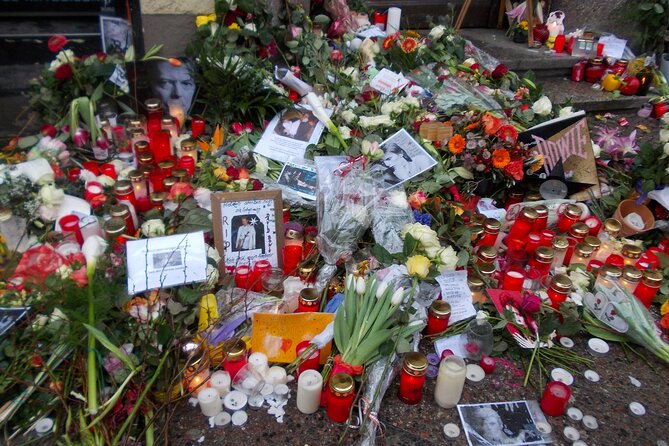 Private Tour of David Bowie's West-Berlin - Neues Ufer and the optional nightcap