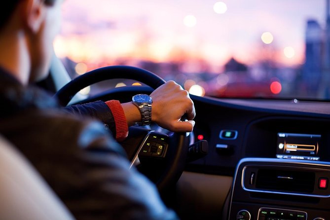 Private Transfer from Berlin to Prague with 4h of Sightseeing - How the eight to nine hours are divided