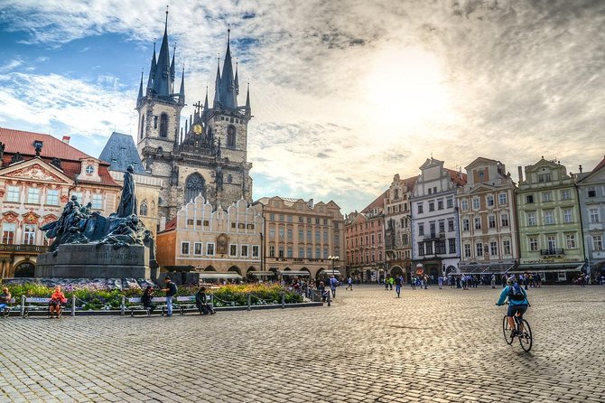 Private Transfer from Berlin to Prague with 4h of Sightseeing - Your driver, guide expectations, and communication