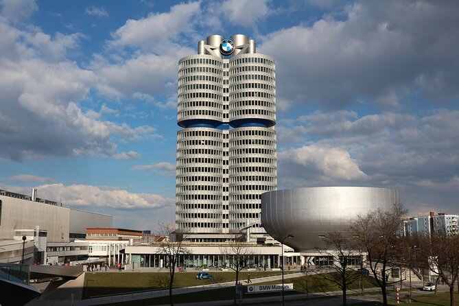 Private transfer: Vilshofen to Munich with 2h sightseeing stop - Choosing the right vehicle for your luggage