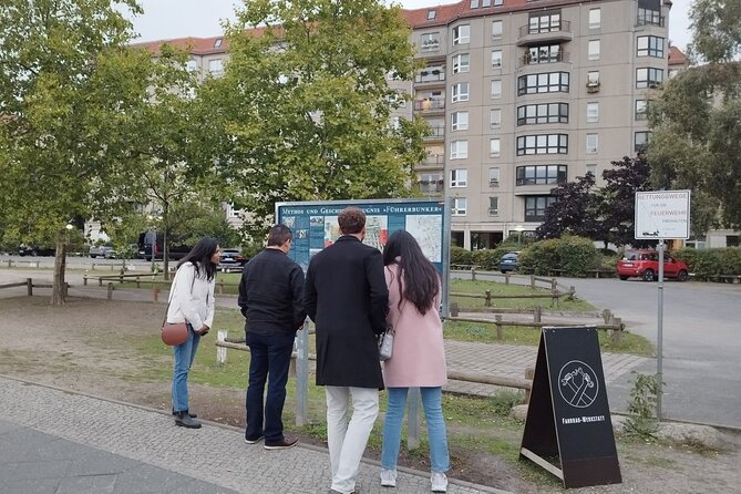 Private Walk with Berlin Tour Guides (Din EN 15565)-Taylor Made - Checkpoint Charlie and the Former Border Strip
